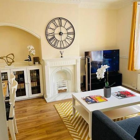 Superb And Comfortable 3Bd Home In Dagenham Eksteriør bilde