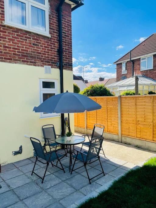 Superb And Comfortable 3Bd Home In Dagenham Eksteriør bilde