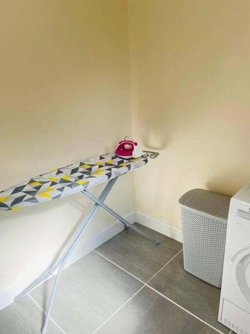 Superb And Comfortable 3Bd Home In Dagenham Eksteriør bilde